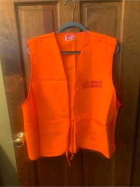 RARE , NEW STILL IN PACKAGE, RED MAN TOBACCO, promotion hunting vest. Never worn